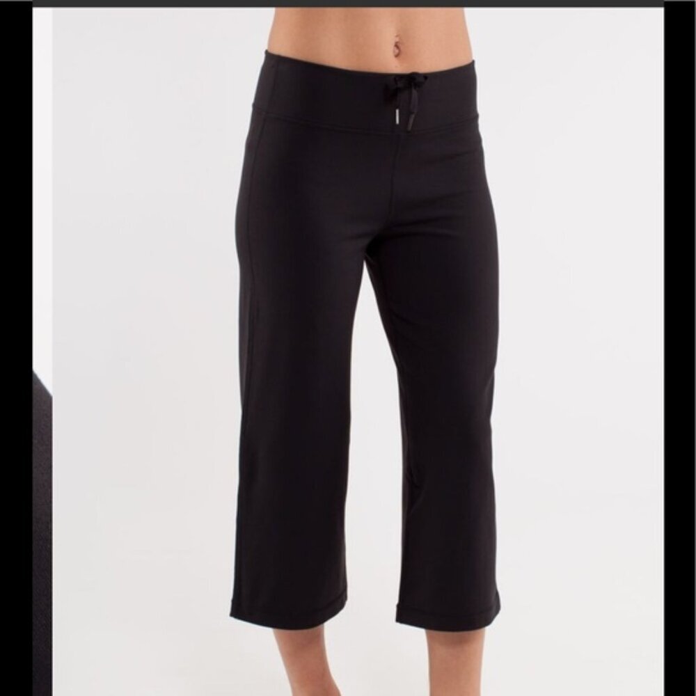 LULULEMON Relaxed Fit Capri Crop Studio Stretch Pants Mid Rise Luon Minimalist 6
